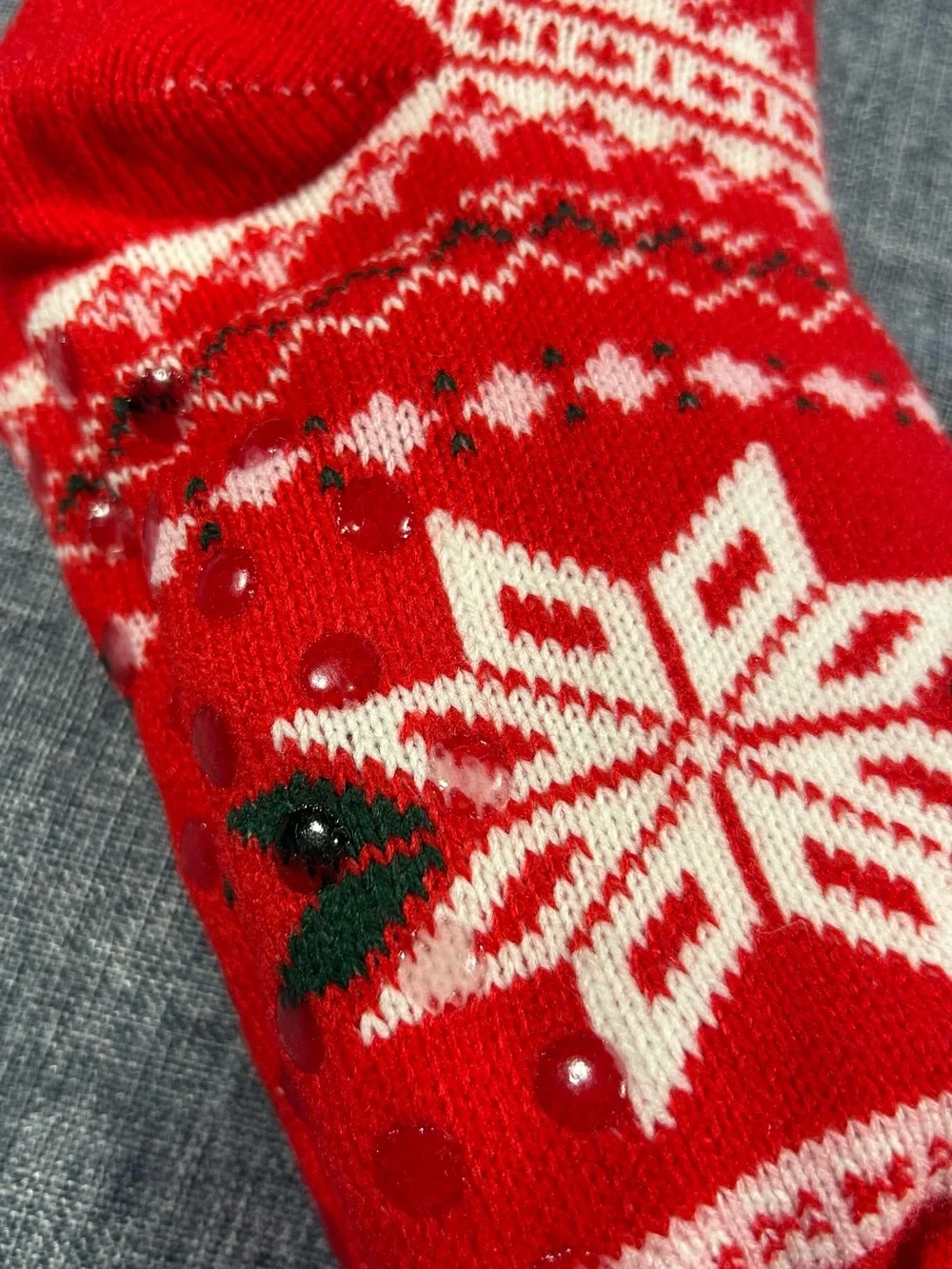 Cozy Red Sherpa-Lined Holiday Patterned non-slip Sock